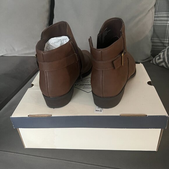 Women Ankle booties St John's Bay, color chocolate size 9. - Picture 4 of 4